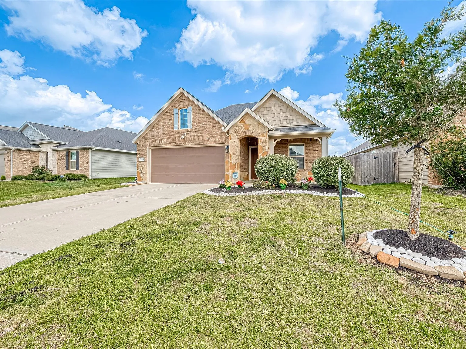 4 bed, 2.0 bath, 1722 sqft, $2,500 — Photo 3