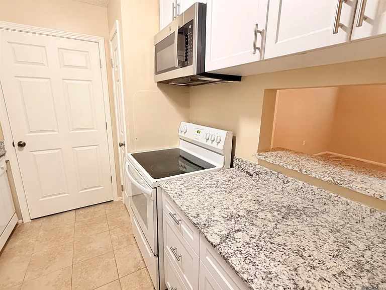 914 Hammond Manor Dr #C — Photo 7