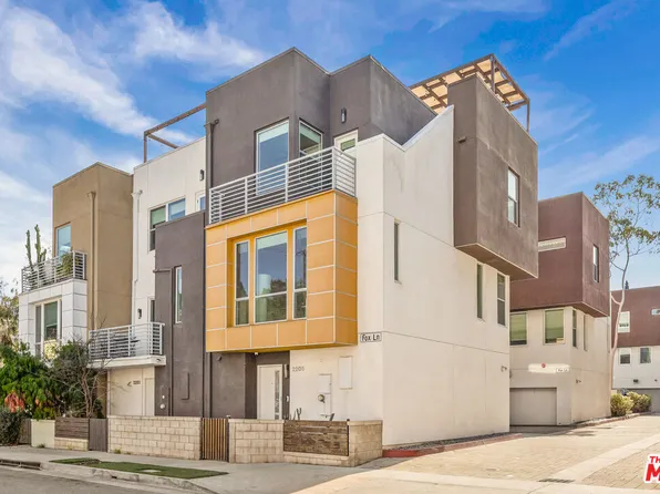 2205 Fox Ln, Los Angeles, CA 90026
