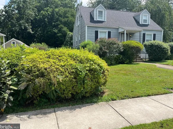 4023 Woodland Dr, Fairfax, VA 22030