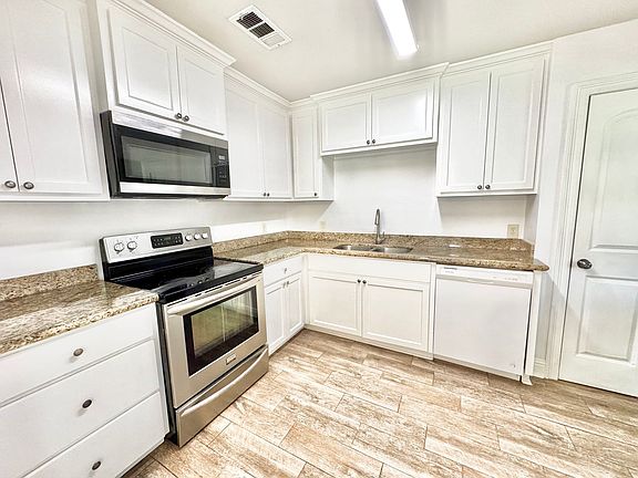 2nd image of 8740 Aubin St