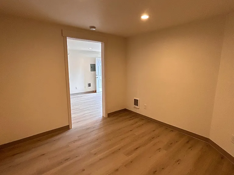 324 W King St — Photo 14