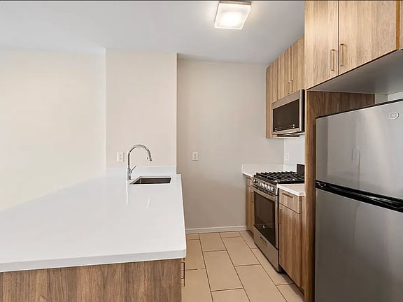 5th image of 2754 Frederick Douglass Blvd #7B