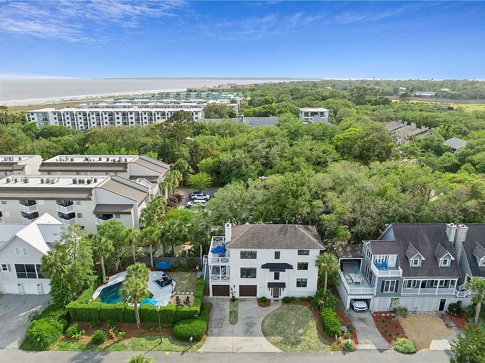 1st image of 225 Olive Way