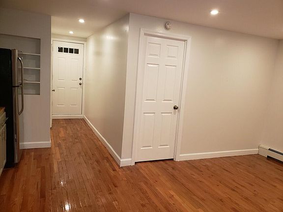 5th image of 2755 Throop Ave