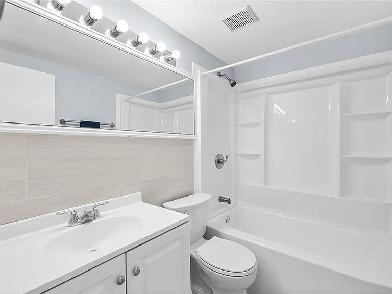 4948 Getner St — Photo 14