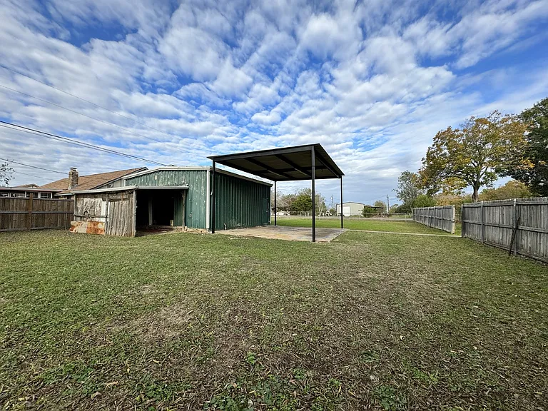 140 Towne West Dr — Photo 37