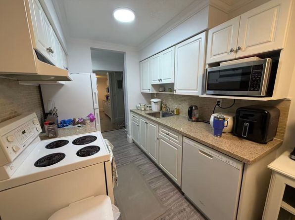 1 bedroom rental in Coquitlam — photo 8