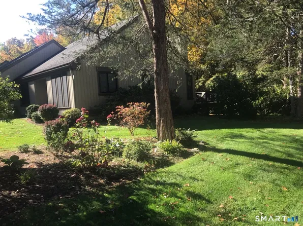24 Heritage Crest #B, Southbury, CT 06488