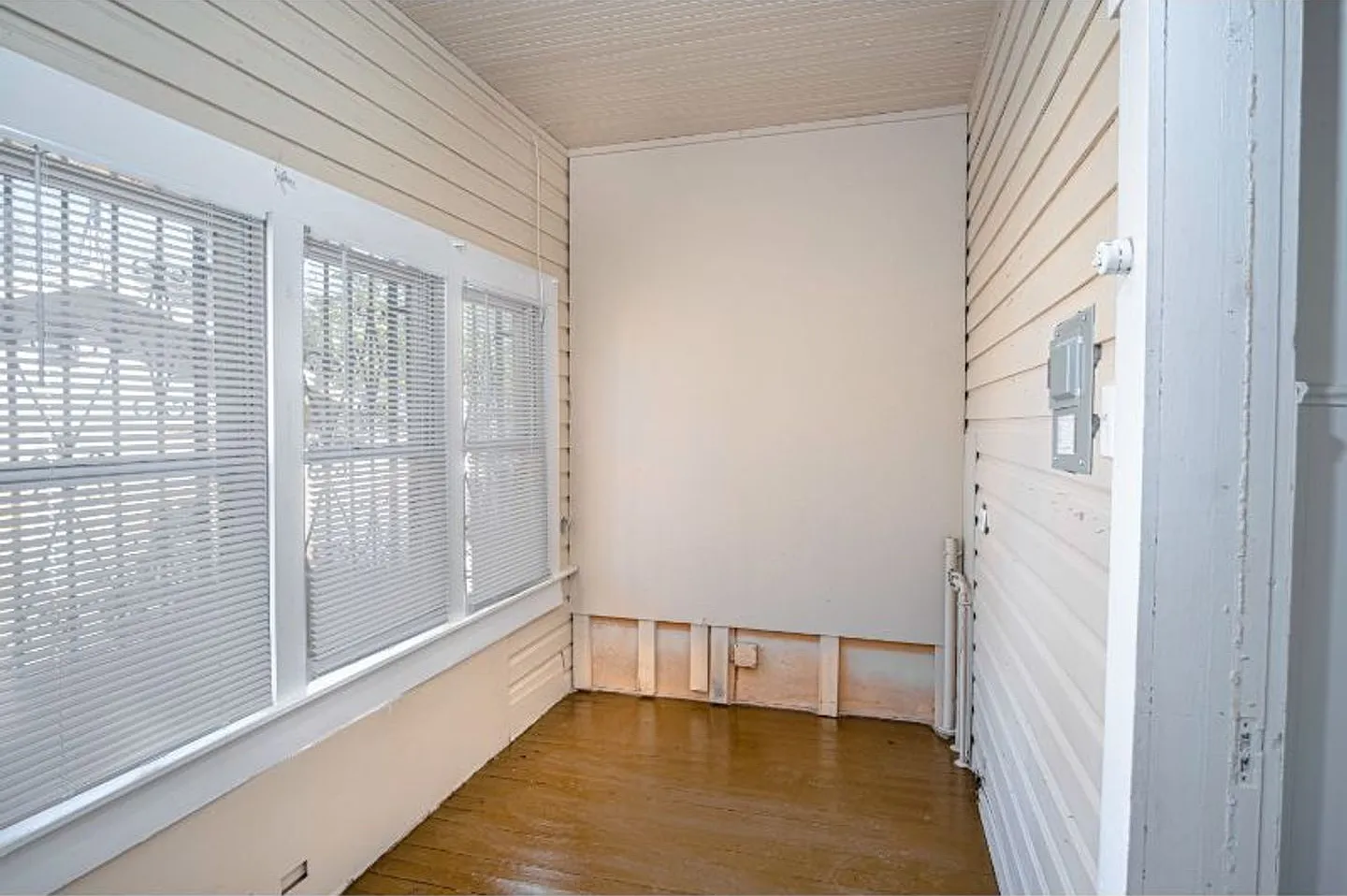 2 BR 1 BA Gorgeous Home Near Downtown — Photo 1