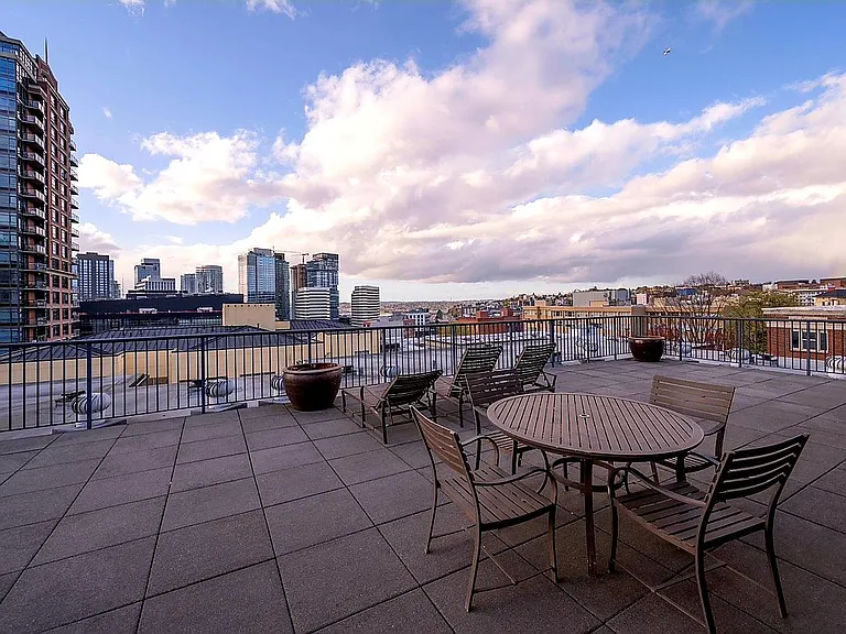 1323 Union St #501 — Photo 11
