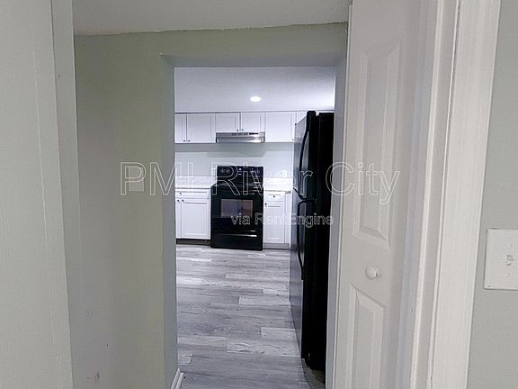 3rd image of 1867 W 41st St