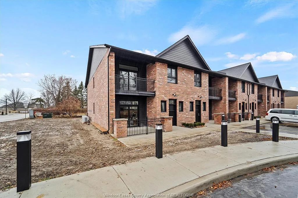 Building Photo - 515 Dalhousie St #6A