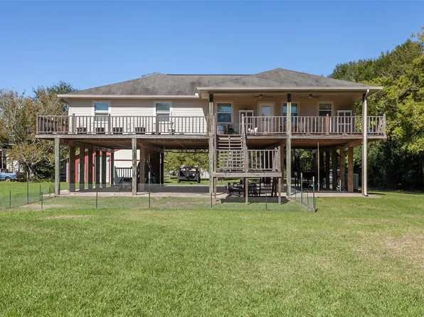 2704 62nd St, Port Arthur, TX 77640