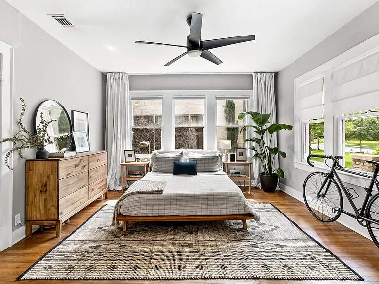 5339 Vanderbilt Ave — Photo 14