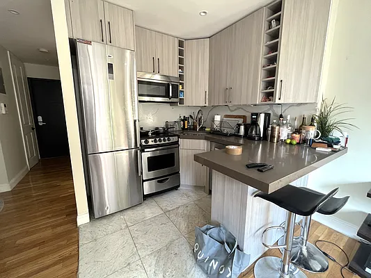 Rented by Akam Sales and Brokerage | media 13