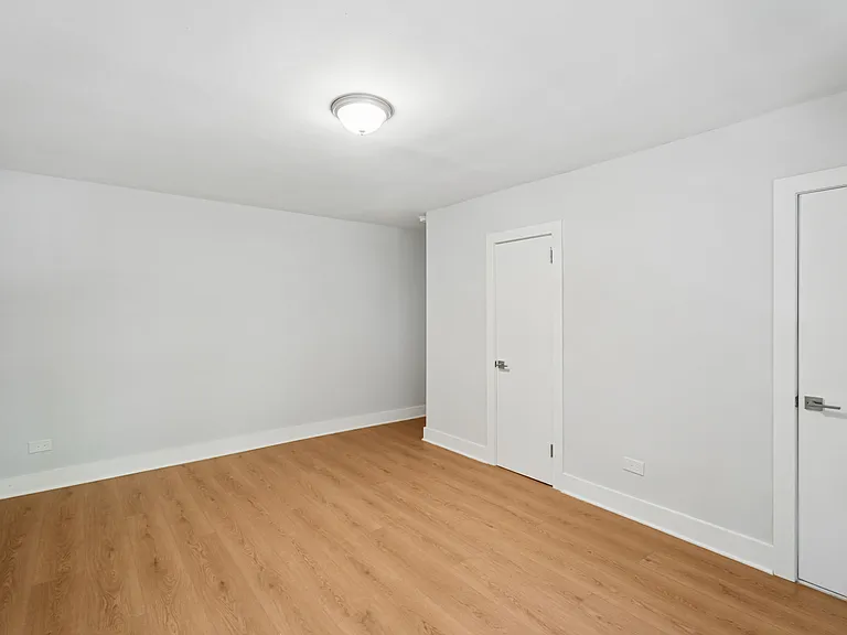 1540 Pelham Pkwy S #1G — Photo 12
