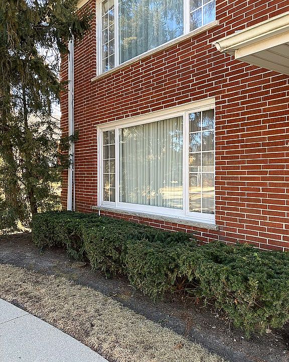 Front Picture Window