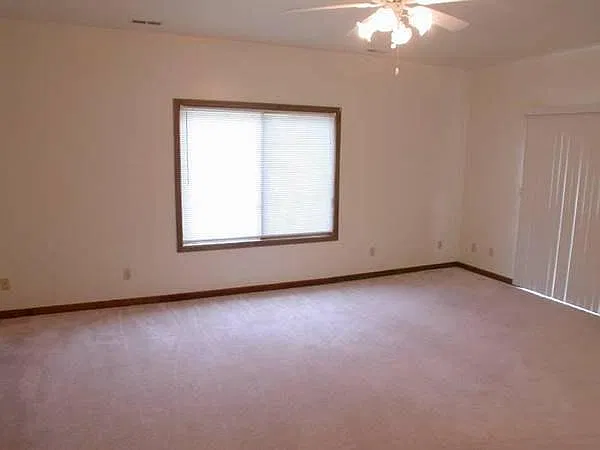 Jaros 86 Living Room view 2
