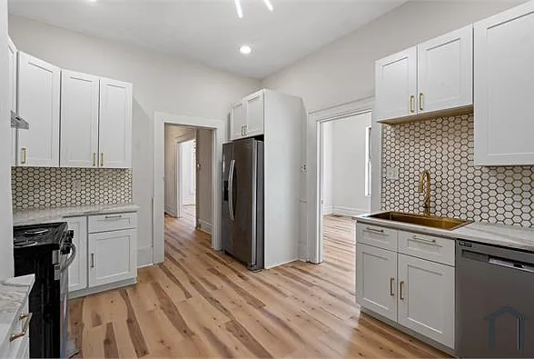 415 Mills Ave — Photo 5