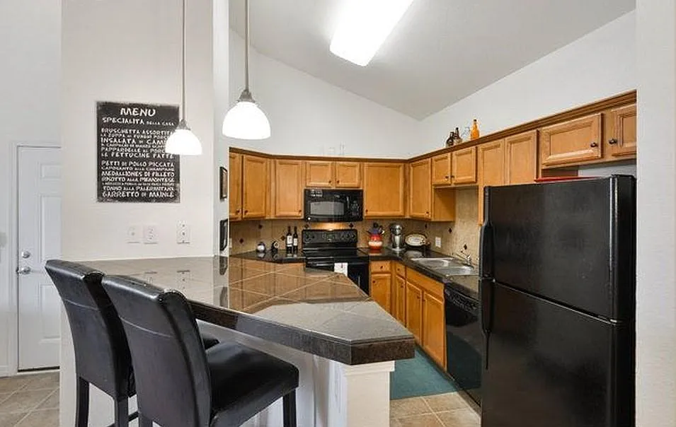 2133 Krisron Rd — Photo 4
