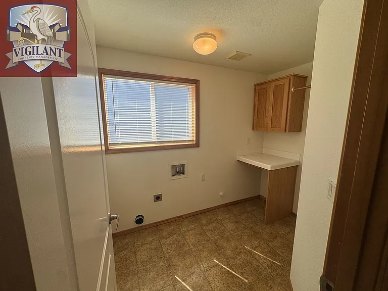 1614 N Falcon Dr — Photo 15