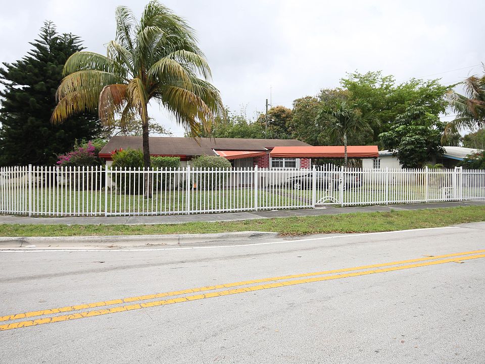 1st image of 700 NW 175th Dr