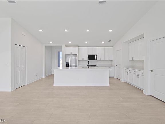4th image of 3586 NE 9th Place Cpe