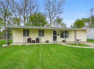 950 Edgewood Dr, Mooresville, IN