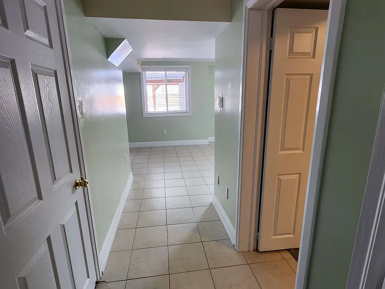 103 Sun King Cres #BASEMENT — Photo 5