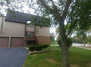 788 Golfview Dr, Roselle, IL 60172