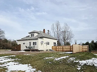 3 bed, 2000 sqft, $1,750 — Photo 2