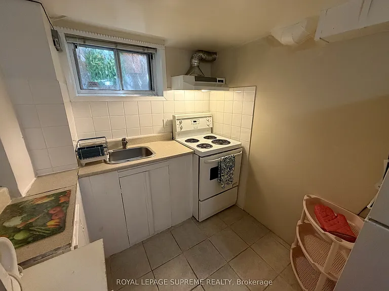 1074 Briar Hill Ave #BASEMENT — Photo 6