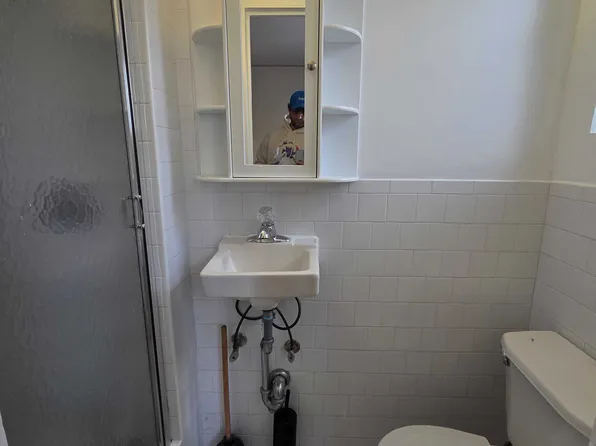 2845 University Avenue image 6 of 10