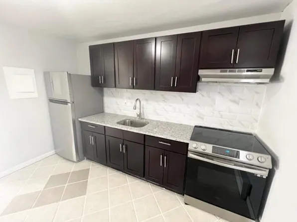 28 Hancock St #A, Keansburg, NJ 07734