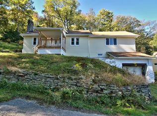 25 Elizabeth St, Shavertown, PA 18708