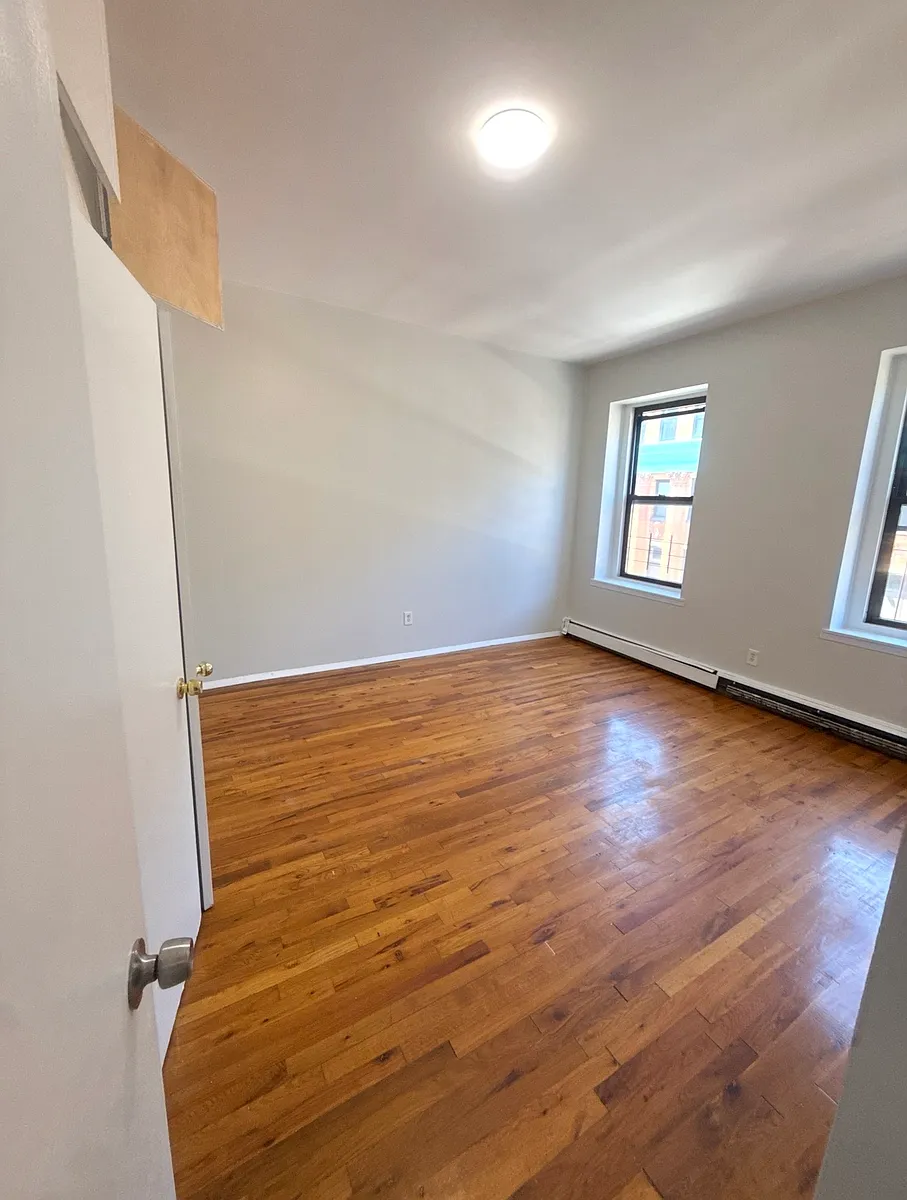 Building Photo - 20 N Broadway #3B