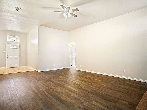 4th image of 1025 Westgrove Dr