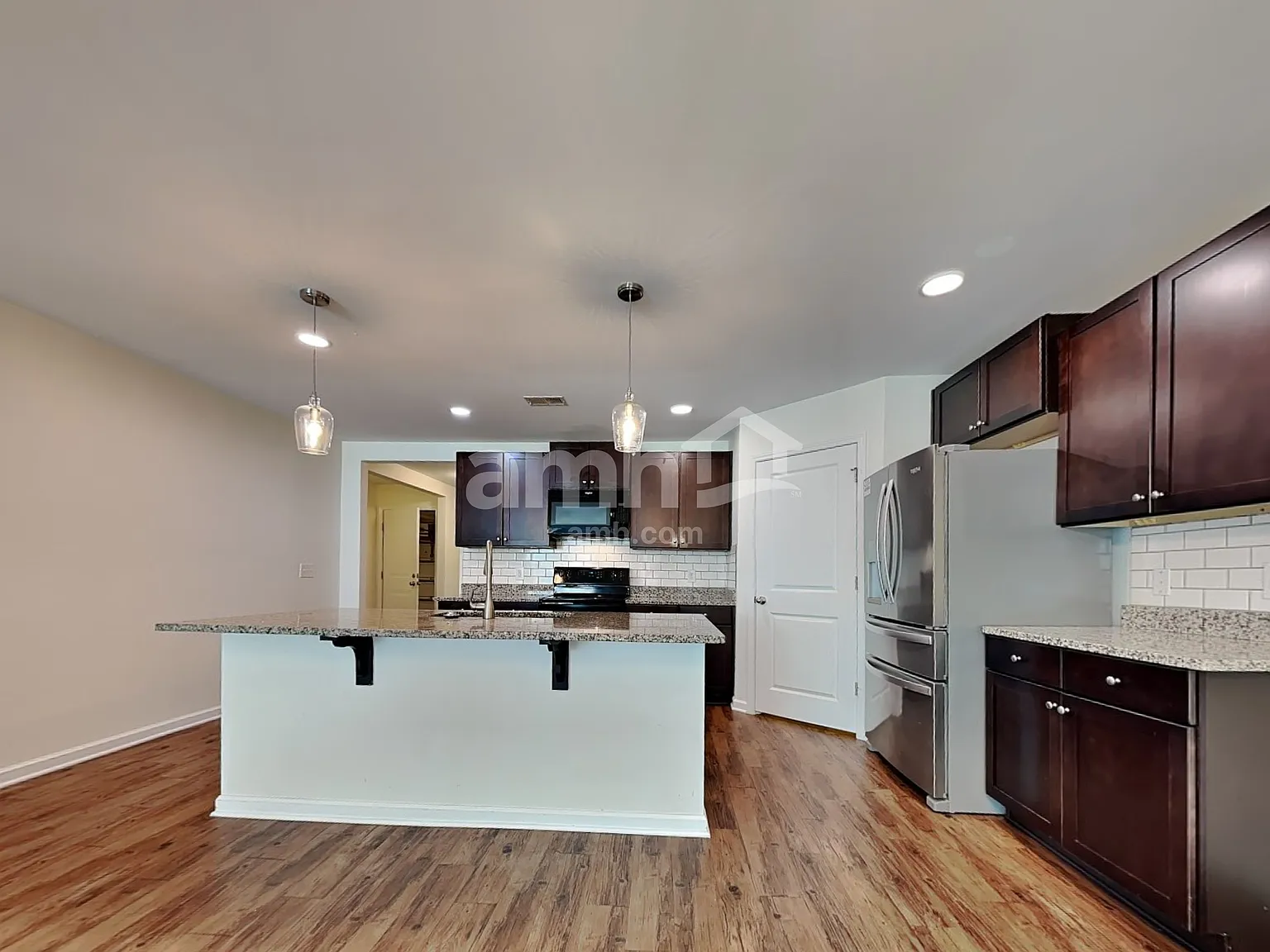 4 bed, 2.0 bath, 1774 sqft, $2,310 — Photo 4