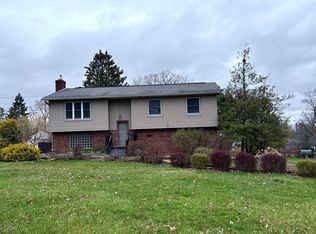 3817 S Neitz Dr, Norton, OH 44203