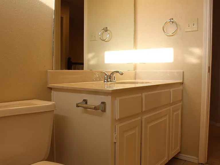 544 Raintree Cir — Photo 20