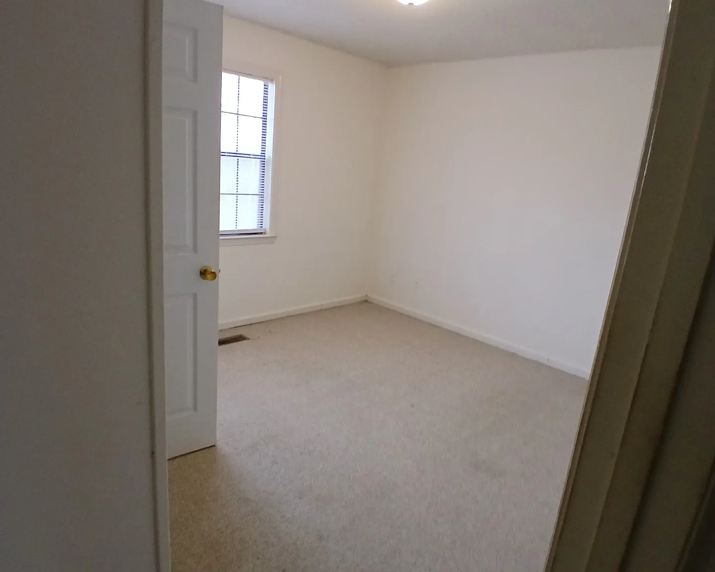 2 bed, $995 — Photo 4