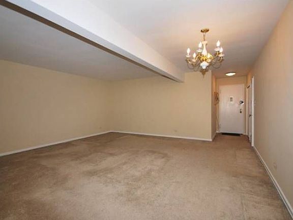 Apt Entrance+Closets