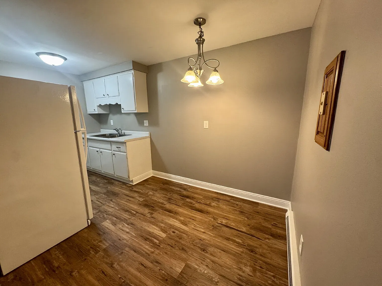 2 bed, 1.0 bath, $950 — Photo 3
