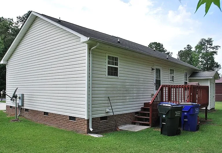 3 bed, 1092 sqft, $1,250 — Photo 3