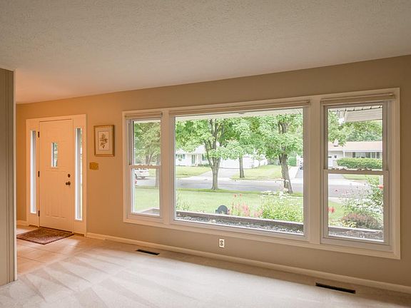 5th image of 3437 Sunningdale Way