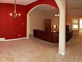 4th image of 817 Paradise Dr