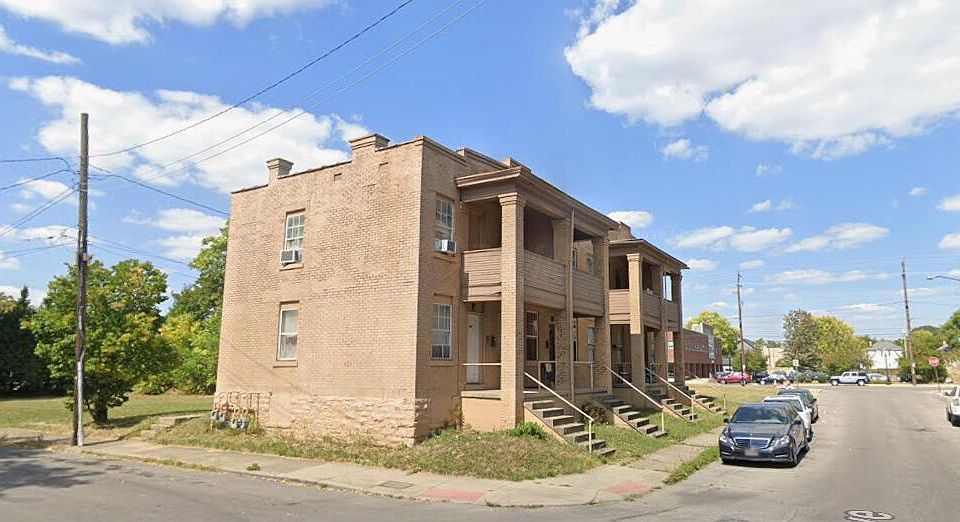 1st image of 407 Oakwood Ave