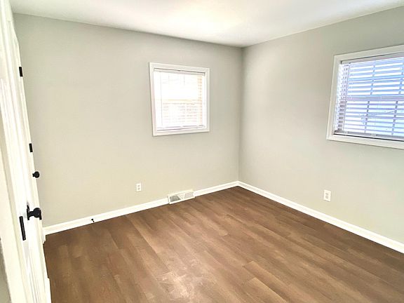 5th image of 1916 Kingtree Ct #B