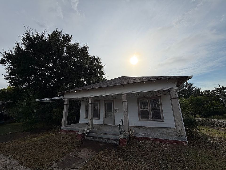 2nd image of 311 Saint Louis Ave